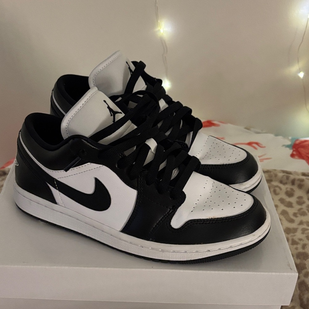 NIKE air jordan 1 low